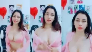 Bokep Indo Miss Sayank Goyang Menggoda Serba Pink MangoLive