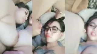 Bokep Indo Vania Adila Lesbian Jilmek Bestienya Hot